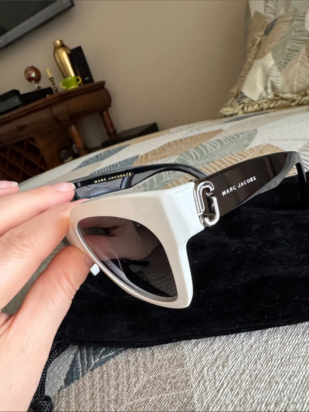 NWOT Marc Jacobs White Cat-Eye Sunglasses